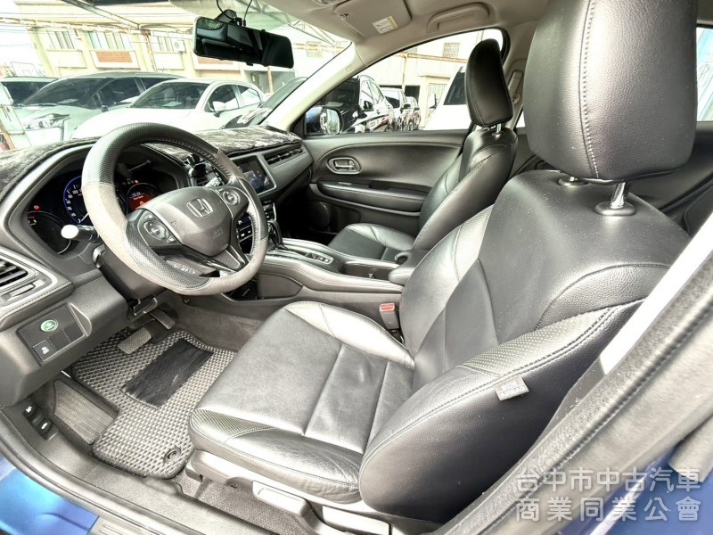 2017年 Honda HR-V 1.8 頂級S版 原鈑件 恆溫空調 I-Key 換檔撥片 靈活大空間 居家小休旅首選