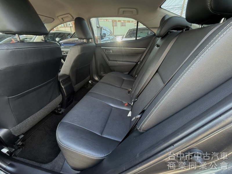 2018年 Toyota Altis 1.8 尊爵版 原鈑件 恆溫 I-Key 定速 盲點 最保值妥善率高的國民房車