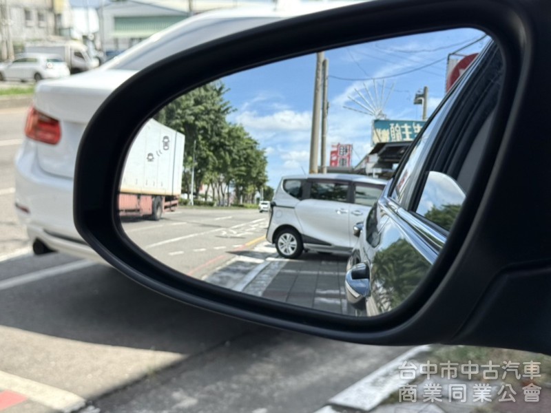 2018年 Toyota Altis 1.8 尊爵版 原鈑件 恆溫 I-Key 定速 盲點 最保值妥善率高的國民房車