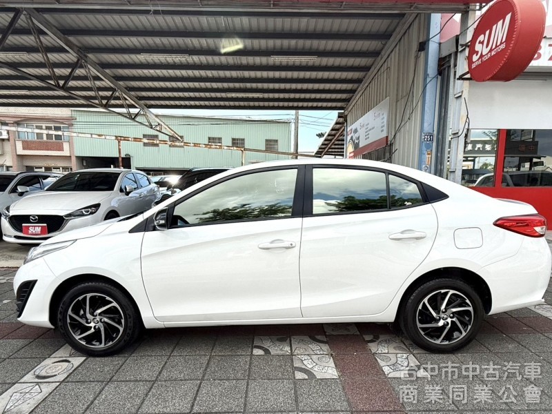 2021年 Toyota Vios 1.5 經典版 原鈑件 僅跑1萬公里 適合家庭 日常通勤代步的安心首選