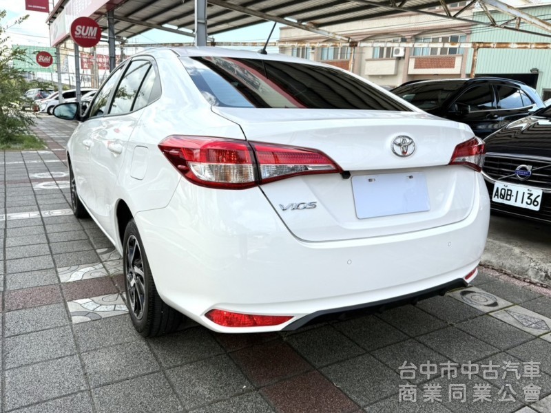 2021年 Toyota Vios 1.5 經典版 原鈑件 僅跑1萬公里 適合家庭 日常通勤代步的安心首選