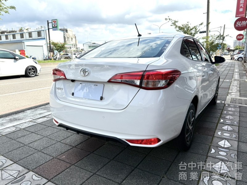 2021年 Toyota Vios 1.5 經典版 原鈑件 僅跑1萬公里 適合家庭 日常通勤代步的安心首選