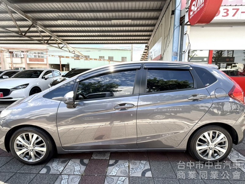 2016年 Honda FIT 1.5 S版 恆溫空調 換檔撥片 定速 安卓大螢幕 超人氣小車 首購族小家庭代步首選