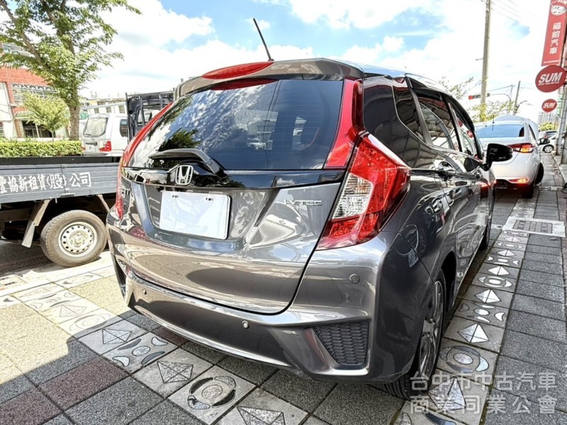 2016年 Honda FIT 1.5 S版 恆溫空調 換檔撥片 定速 安卓大螢幕 超人氣小車 首購族小家庭代步首選