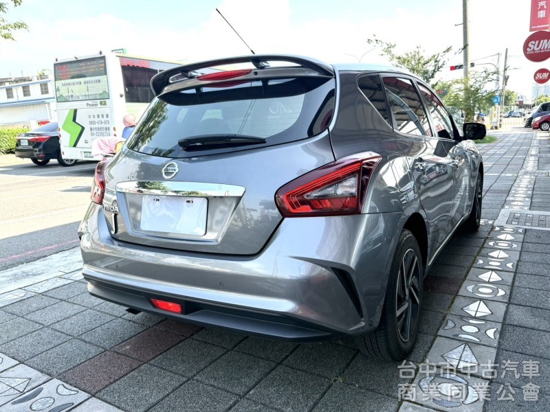 2021年 Nissan TIIDA 5D 1.6  J智能360版 原鈑件 環景 I-Key 定速 恆溫 都會時尚小車