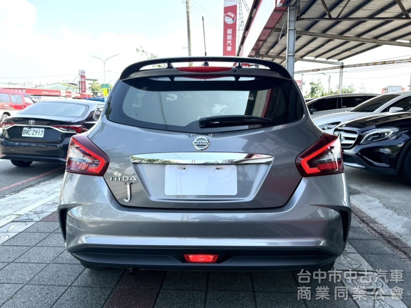 2021年 Nissan TIIDA 5D 1.6  J智能360版 原鈑件 環景 I-Key 定速 恆溫 都會時尚小車