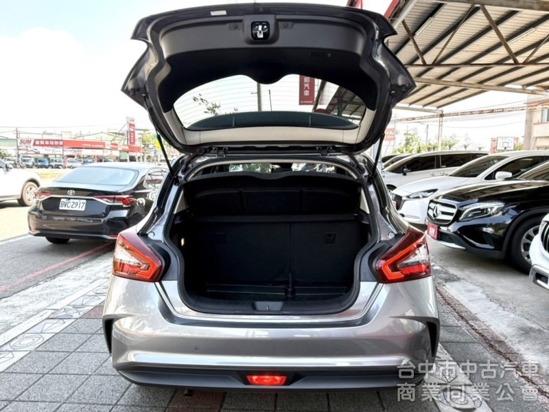 2021年 Nissan TIIDA 5D 1.6  J智能360版 原鈑件 環景 I-Key 定速 恆溫 都會時尚小車