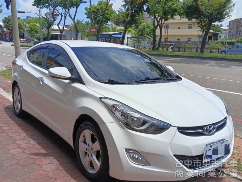 2013年 Hyundai Elantra 1.8 GLS 豪華型 原鈑件 雙區恆溫 影音 倒車顯影 漂亮認證車 可全貸