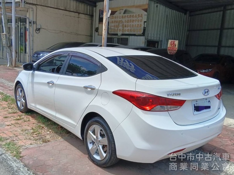 2013年 Hyundai Elantra 1.8 GLS 豪華型 原鈑件 雙區恆溫 影音 倒車顯影 漂亮認證車 可全貸