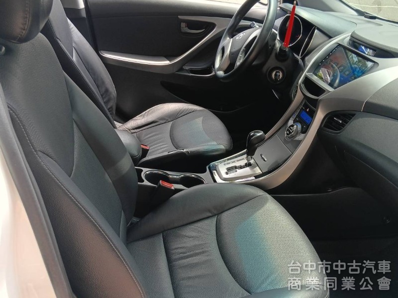 2013年 Hyundai Elantra 1.8 GLS 豪華型 原鈑件 雙區恆溫 影音 倒車顯影 漂亮認證車 可全貸