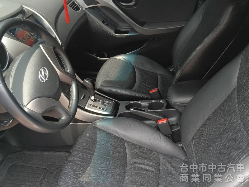 2013年 Hyundai Elantra 1.8 GLS 豪華型 原鈑件 雙區恆溫 影音 倒車顯影 漂亮認證車 可全貸