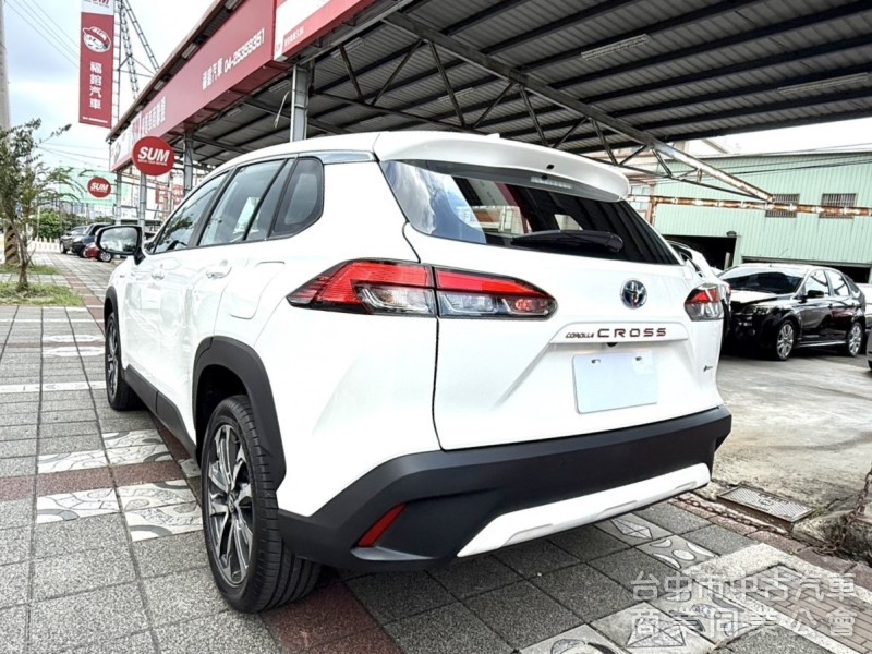 2025年式 Toyota Corolla Cross 1.8 Hybrid 旗艦型 原鈑件 高質感油電神車 原廠保固中