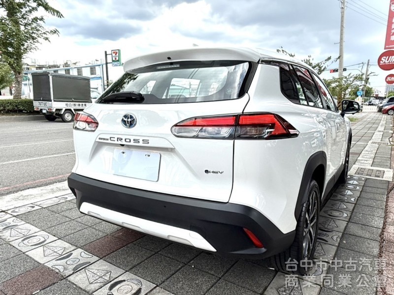 2025年式 Toyota Corolla Cross 1.8 Hybrid 旗艦型 原鈑件 高質感油電神車 原廠保固中