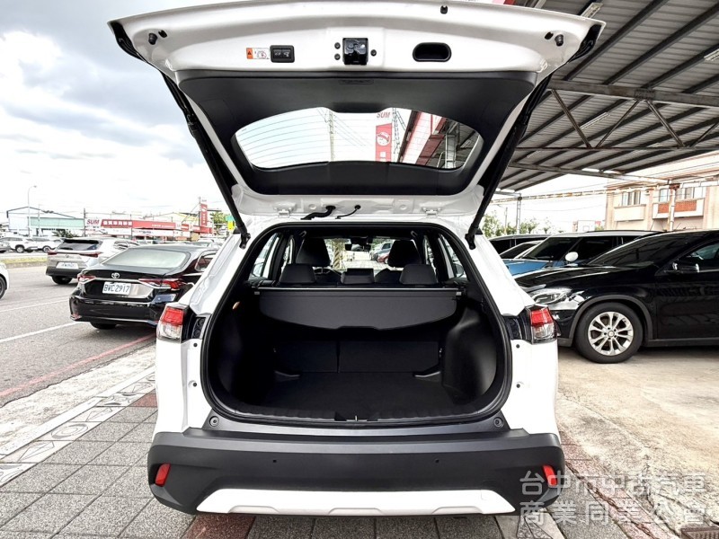 2025年式 Toyota Corolla Cross 1.8 Hybrid 旗艦型 原鈑件 高質感油電神車 原廠保固中