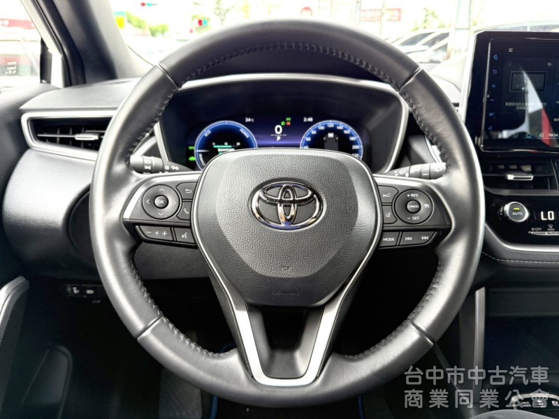 2025年式 Toyota Corolla Cross 1.8 Hybrid 旗艦型 原鈑件 高質感油電神車 原廠保固中