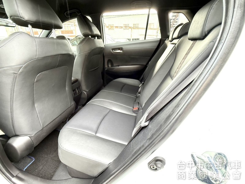 2025年式 Toyota Corolla Cross 1.8 Hybrid 旗艦型 原鈑件 高質感油電神車 原廠保固中