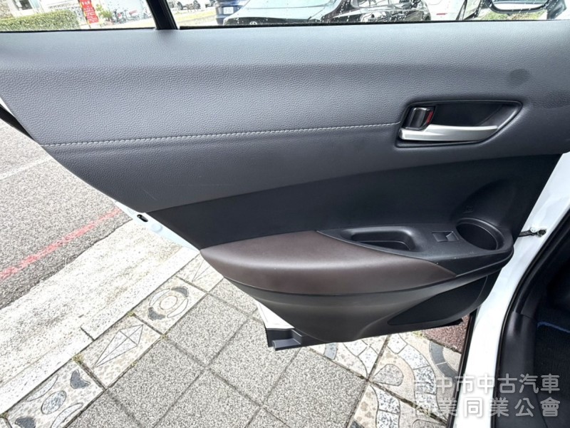 2025年式 Toyota Corolla Cross 1.8 Hybrid 旗艦型 原鈑件 高質感油電神車 原廠保固中