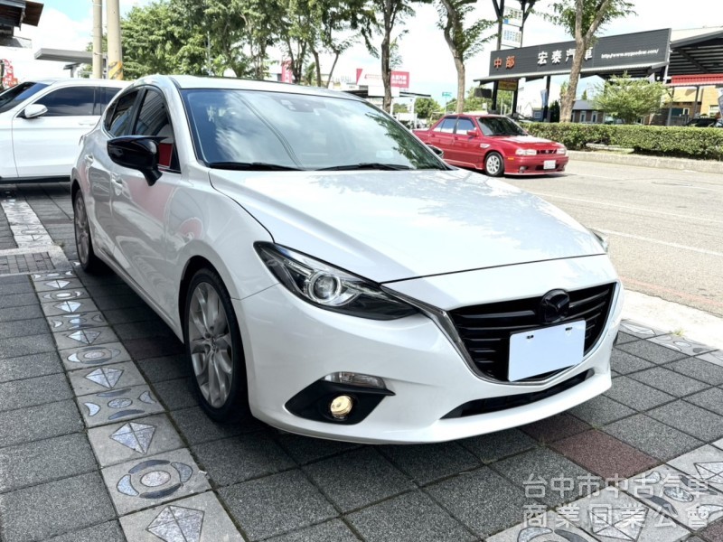2016年式 Mazda 3 5D 頂級型 2.0 原鈑件 電動天窗 恆溫 換檔撥片 日本原裝進口 帥氣代步車首選