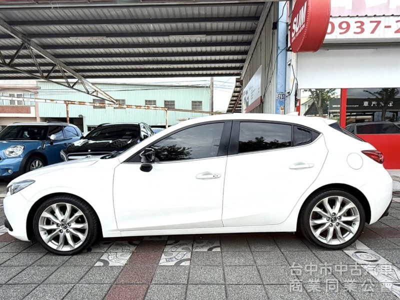 2016年式 Mazda 3 5D 頂級型 2.0 原鈑件 電動天窗 恆溫 換檔撥片 日本原裝進口 帥氣代步車首選