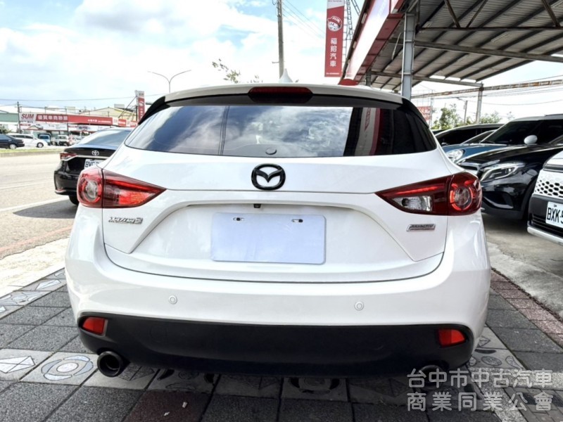 2016年式 Mazda 3 5D 頂級型 2.0 原鈑件 電動天窗 恆溫 換檔撥片 日本原裝進口 帥氣代步車首選