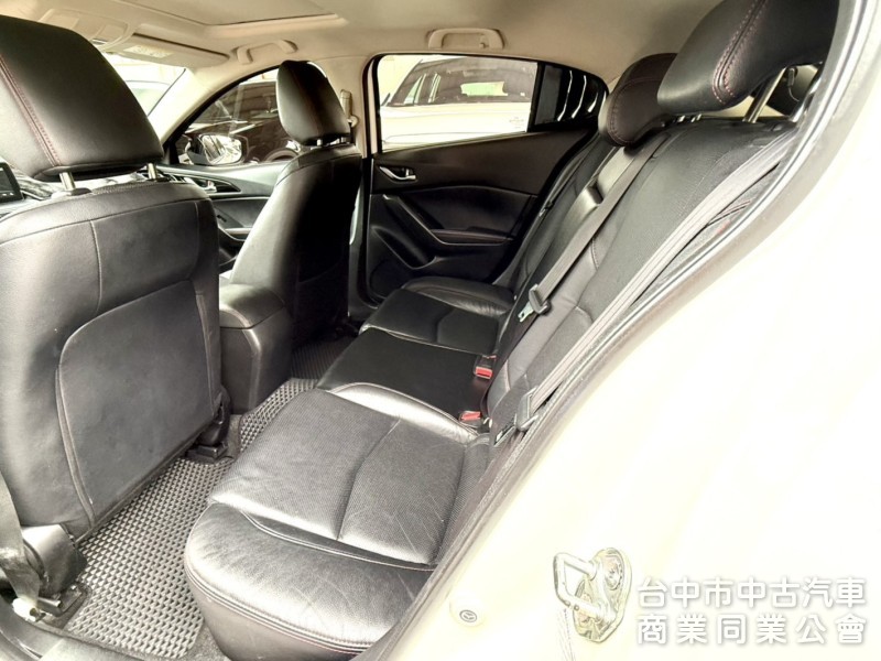 2016年式 Mazda 3 5D 頂級型 2.0 原鈑件 電動天窗 恆溫 換檔撥片 日本原裝進口 帥氣代步車首選