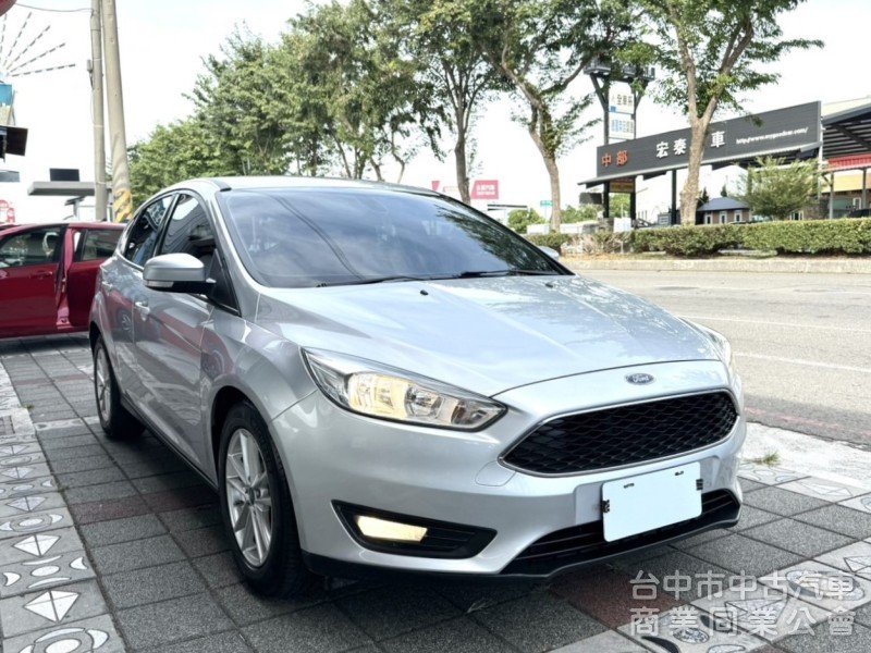 2016年 Ford Focus 5D 1.5T 汽油時尚型 原鈑件 定速 渦輪增壓 換檔撥片 省油實用 便宜輕鬆入手