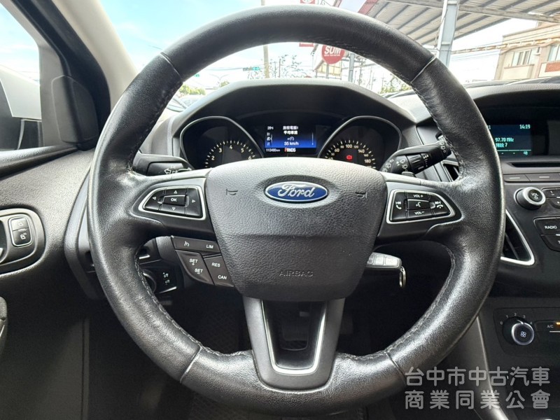 2016年 Ford Focus 5D 1.5T 汽油時尚型 原鈑件 定速 渦輪增壓 換檔撥片 省油實用 便宜輕鬆入手