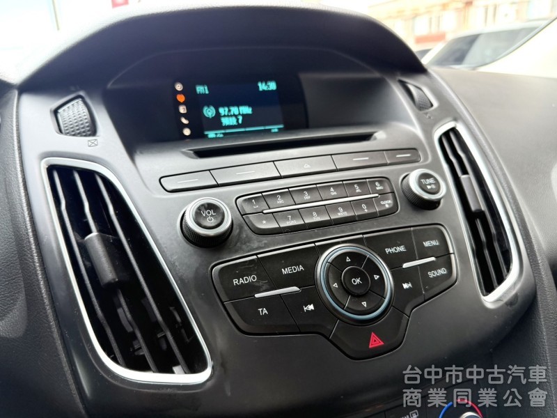 2016年 Ford Focus 5D 1.5T 汽油時尚型 原鈑件 定速 渦輪增壓 換檔撥片 省油實用 便宜輕鬆入手