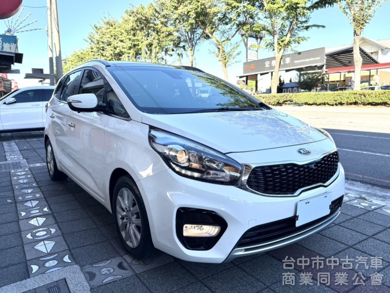 2019年 KIA Carens 2.0 汽油旗艦版 原鈑件 里程5萬 全景天窗 環景 盲點 舒適大空間 高顏值跨界休旅