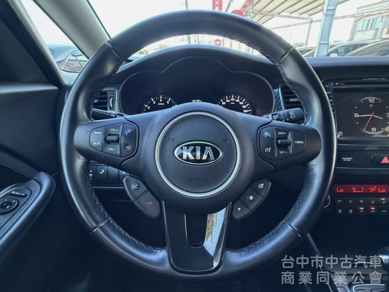 2019年 KIA Carens 2.0 汽油旗艦版 原鈑件 里程5萬 全景天窗 環景 盲點 舒適大空間 高顏值跨界休旅