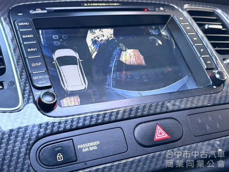 2019年 KIA Carens 2.0 汽油旗艦版 原鈑件 里程5萬 全景天窗 環景 盲點 舒適大空間 高顏值跨界休旅