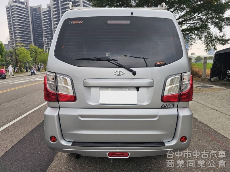 2022年 菱利 A180 廂車(自排) 8人座 原鈑件 里程4萬 加裝車頂置放架 空間大 家庭出遊 公司用車都適宜