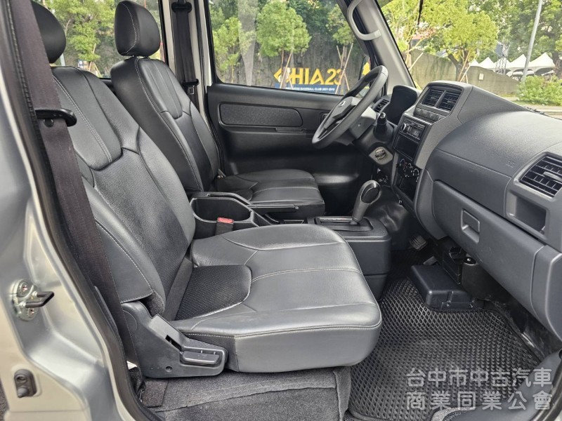 2022年 菱利 A180 廂車(自排) 8人座 原鈑件 里程4萬 加裝車頂置放架 空間大 家庭出遊 公司用車都適宜