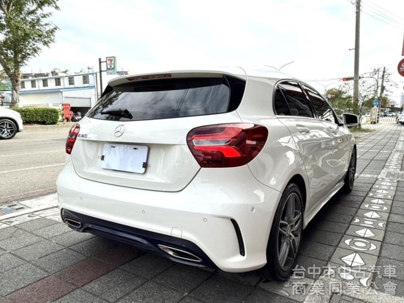 2017年 M-Benz A180 1.6 AMG Line 運動版 總代理 原漆原鈑件 低里程 最保值的賓士鋼砲小車
