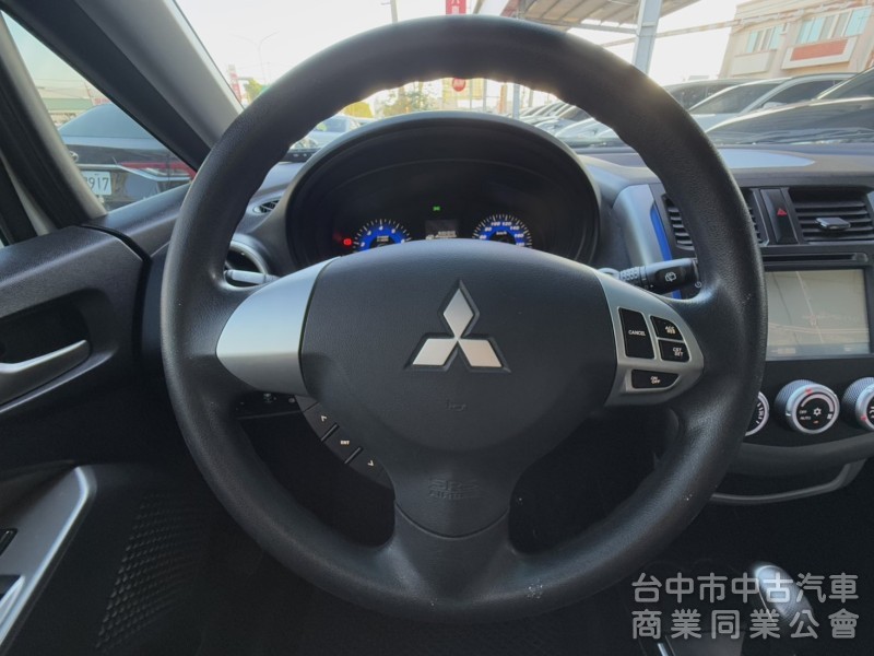 2014年 Mitsubishi Colt Plus 1.5 原鈑件 里程6萬 恆溫 I-Key  都會靈巧五門掀背小車