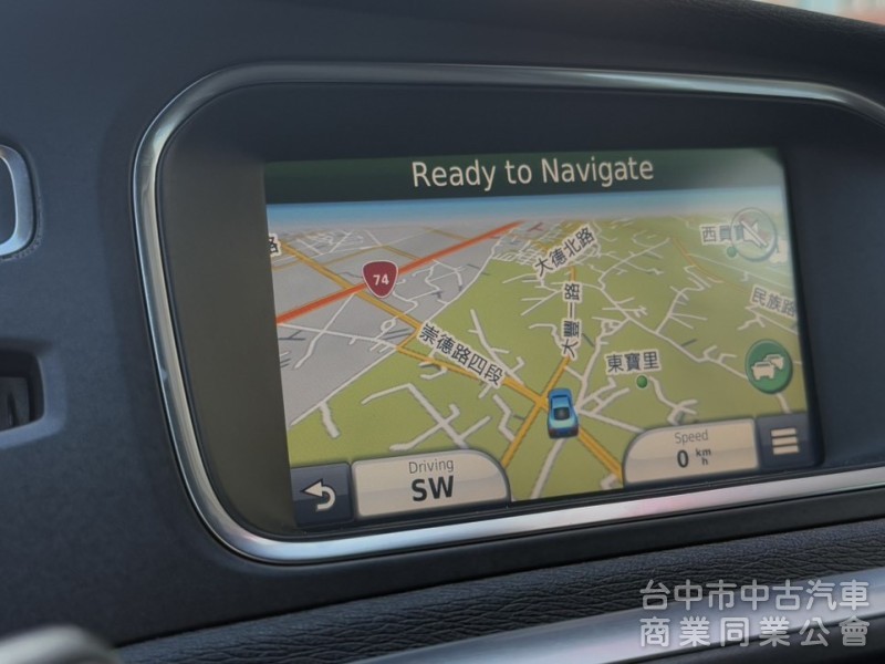 2015年 VOLVO V40 T4 1.6 豪華版 雙區恆溫 渦輪增壓 自動停車 電動座椅 北歐經典質感掀背小車