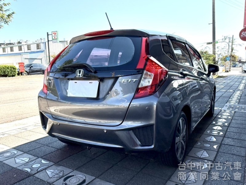 2015年 Honda Fit 1.5 VTi-S 認證車 恆溫 換檔撥片 定速 影音 都會靈巧代步小車