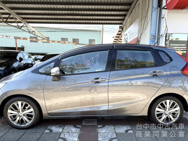 2015年 Honda Fit 1.5 VTi-S 認證車 恆溫 換檔撥片 定速 影音 都會靈巧代步小車
