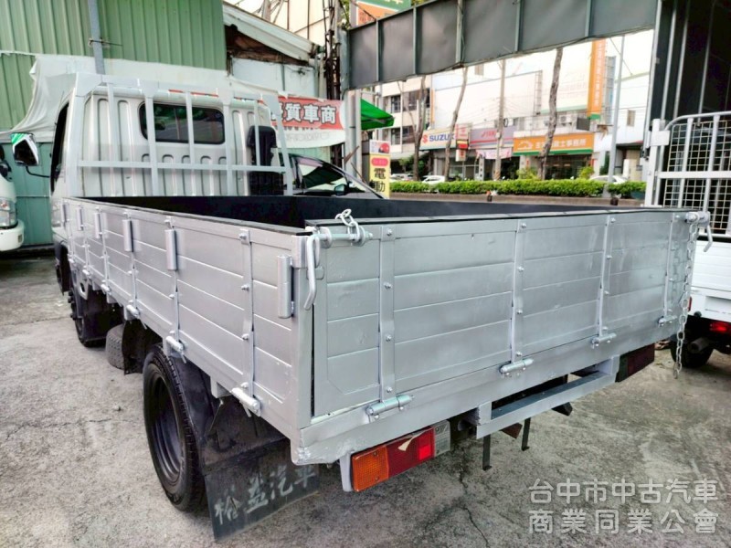 05中華堅打達柴油3.5噸標準斗貨車