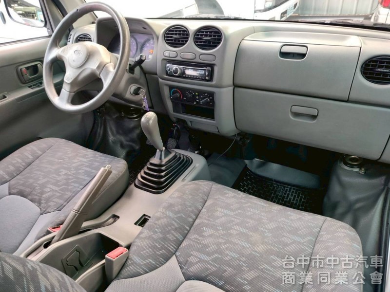 17年出廠中華菱利1.3CC手排小客貨箱車