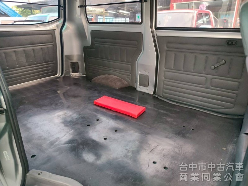 17年出廠中華菱利1.3CC手排小客貨箱車