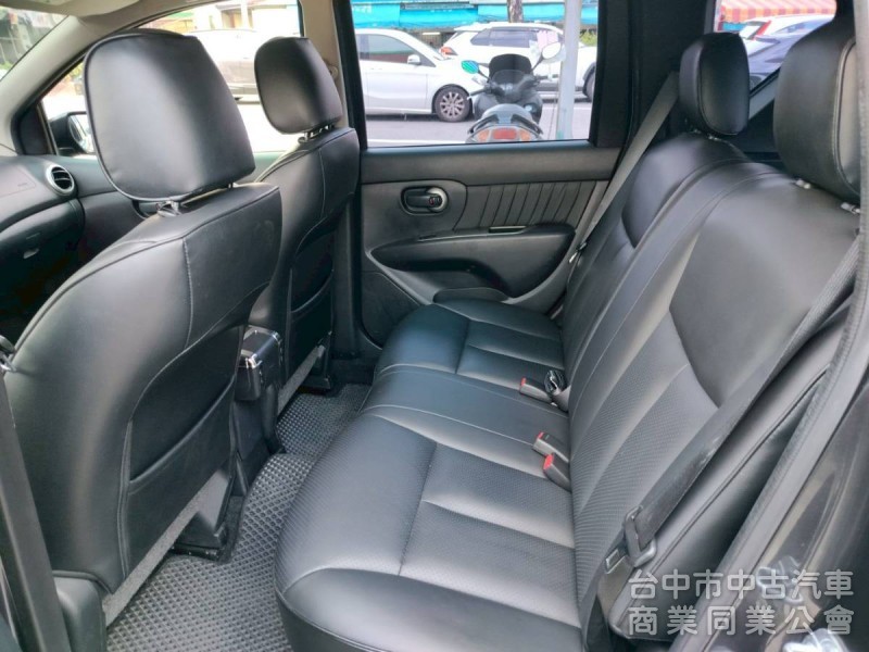 18日產樂薇娜LIVINA女用一手車