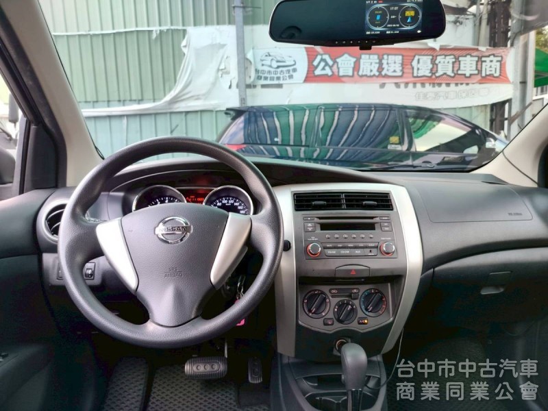 18日產樂薇娜LIVINA女用一手車