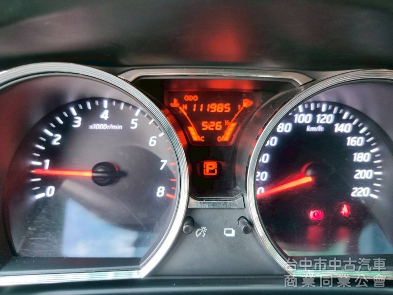 18日產樂薇娜LIVINA女用一手車