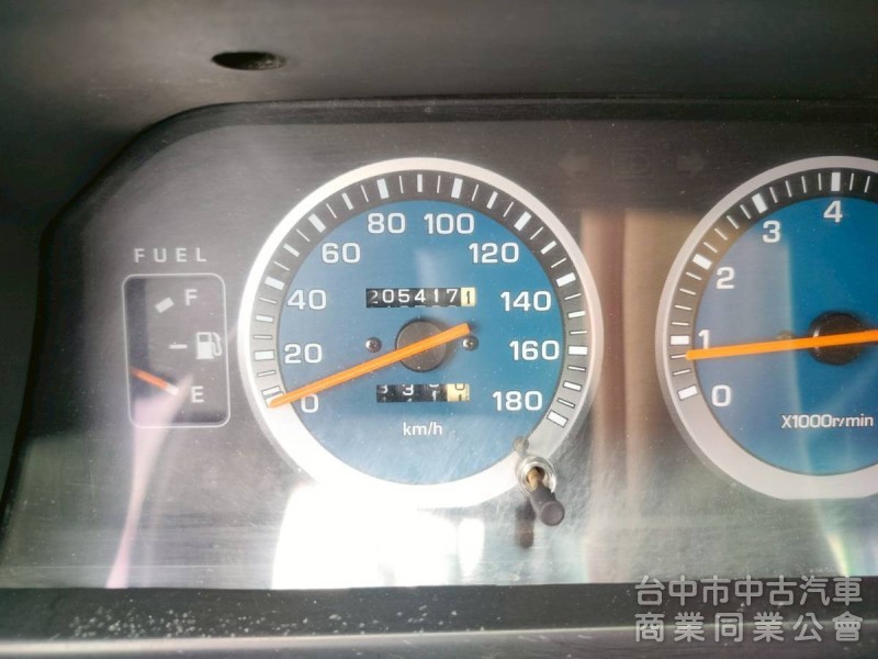 13中華得利卡八人座箱車手排2.4cc