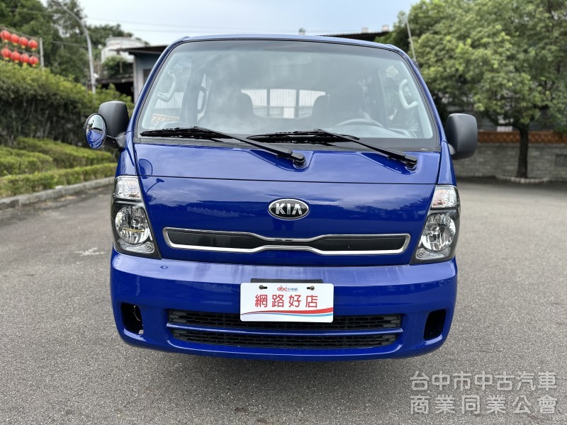 2015卡旺雙廂柴油貨車