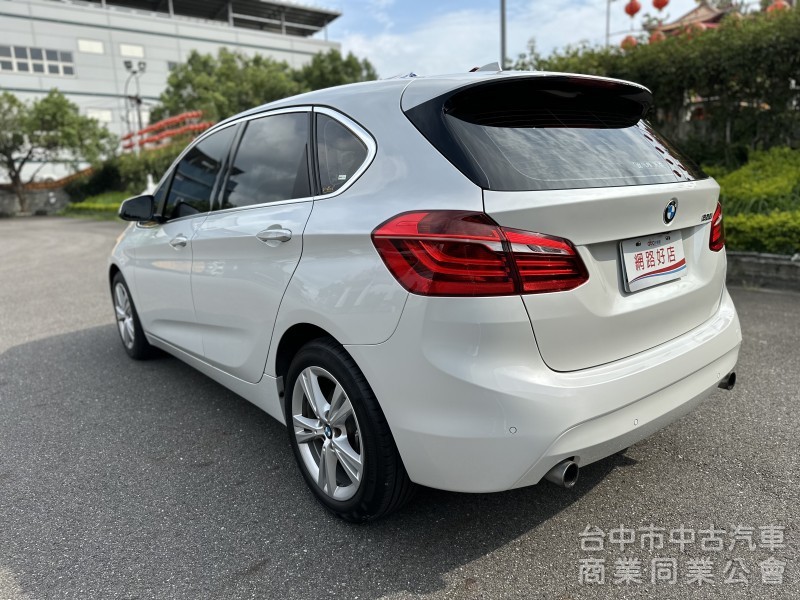 2016BMW220i 五門天窗一手車低里程無重大事故