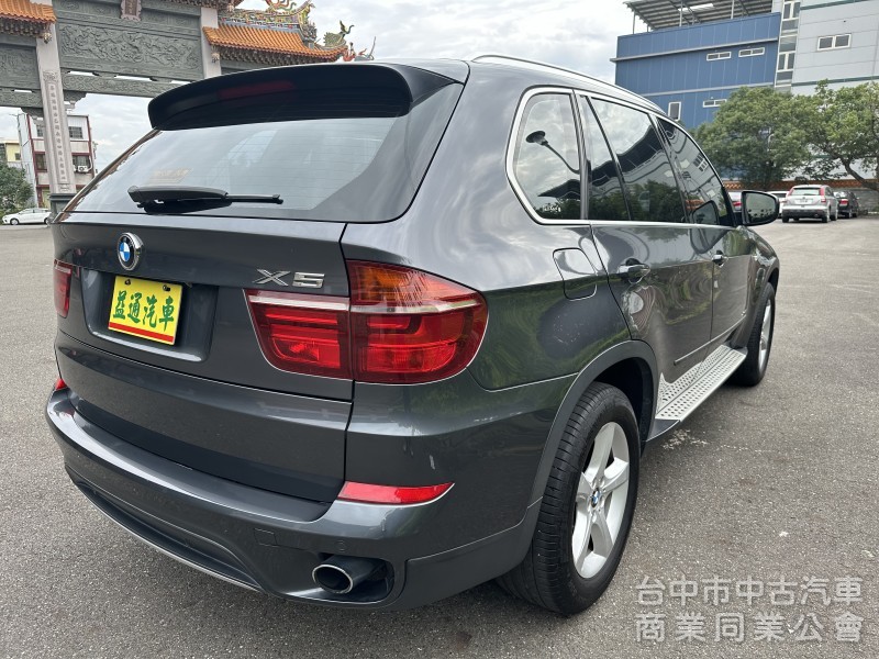 BMW X52012出廠13領牌一手車頂級配備 原廠完整一手車僅跑98905公里非常漂亮保養紀錄