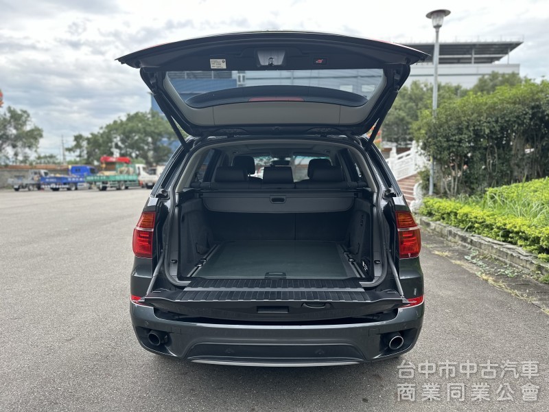 BMW X52012出廠13領牌一手車頂級配備 原廠完整一手車僅跑98905公里非常漂亮保養紀錄