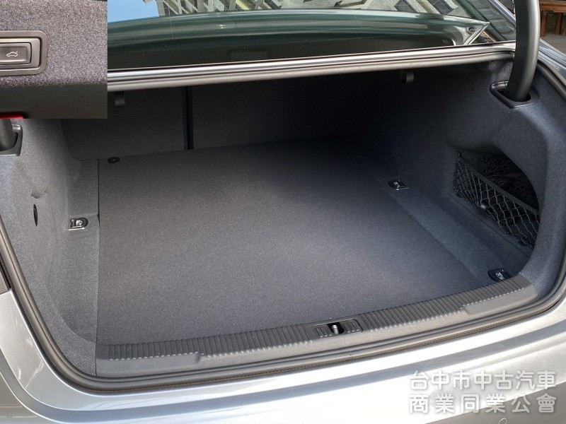 2013 Audi A6 Sedan　　低里程/第三方認證/雙前電動座椅/車偏警示/車道變換輔助/IKEY/天窗/電尾